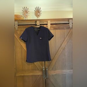 FIGS Catarina One Pocket Scrub Top